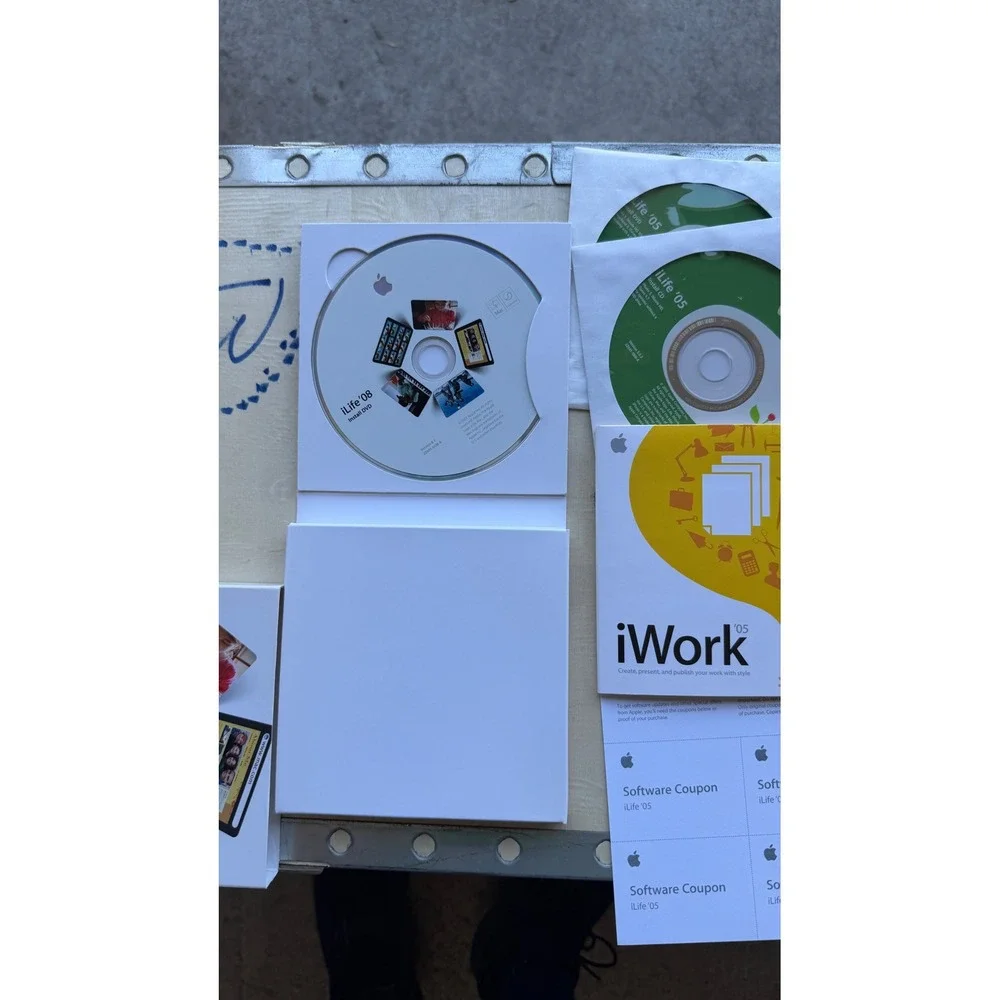 Apple iLife 05 and iLife 08 Software Bundle Mac OS‎ X iWork 05 Trial Vintage